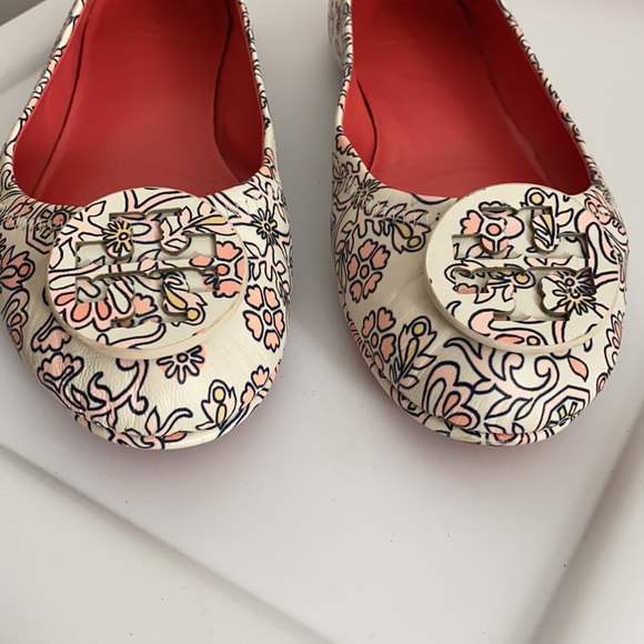 Tory Burch Minnie Travel Ballet Flats - hicks garden - Picture 2 of 6